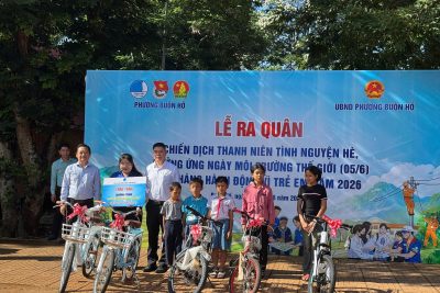 TIẾP SỨC ĐẾN TRƯỜNG – ĐOÀN PHƯỜNG TRAO TẶNG XE ĐẠP CHO HỌC SINH VƯỢT KHÓ TRƯỜNG TIỂU HỌC Y NUÊ