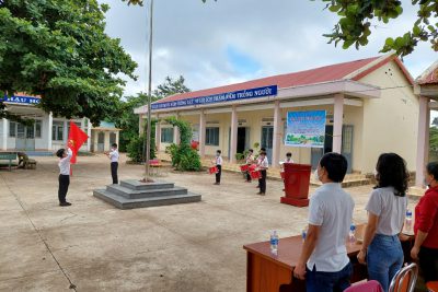Tổ chức hoạt động ngoại khóa Kỉ niệm 81 năm thành lập đội và tuyên dương thiếu nhi điển hình